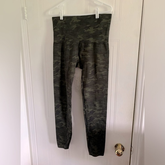 SPANX Look At Me Now High Waisted Leggings Camo Green 2X - Picture 4 of 8